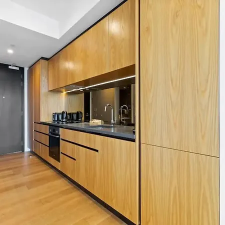 Sleek Modern Studio With Balcony Auckland Exterior photo